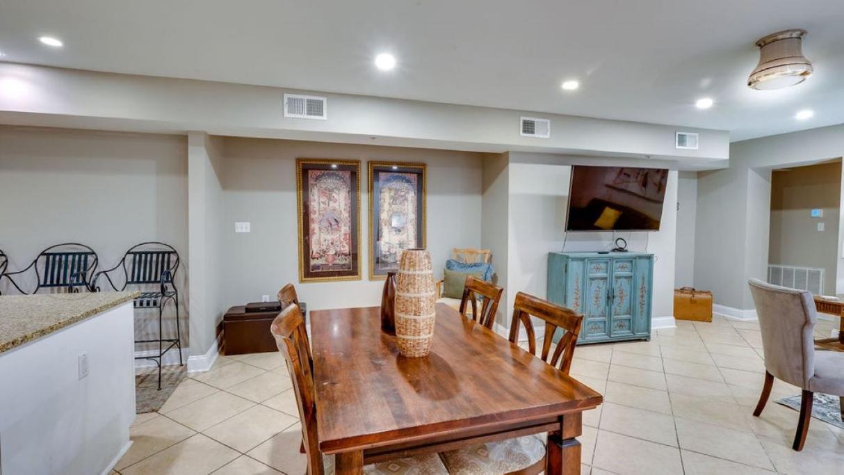 Apartamento 4 Bedroom Beauty Steps From The River Savannah
