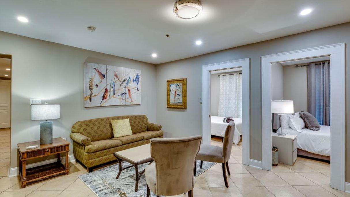 Apartamento 4 Bedroom Beauty Steps From The River Savannah