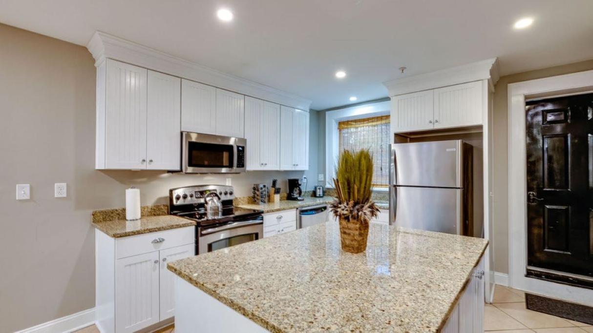 4 Bedroom Beauty Steps From The River Apartamento *