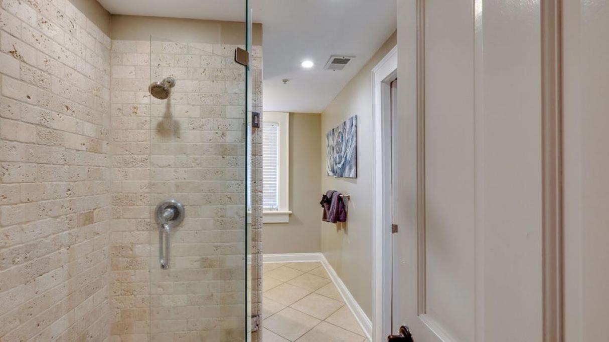 4 Bedroom Beauty Steps From The River Apartamento *