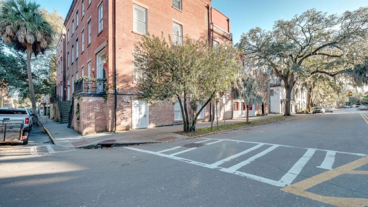 4 Bedroom Beauty Steps From The River Apartamento