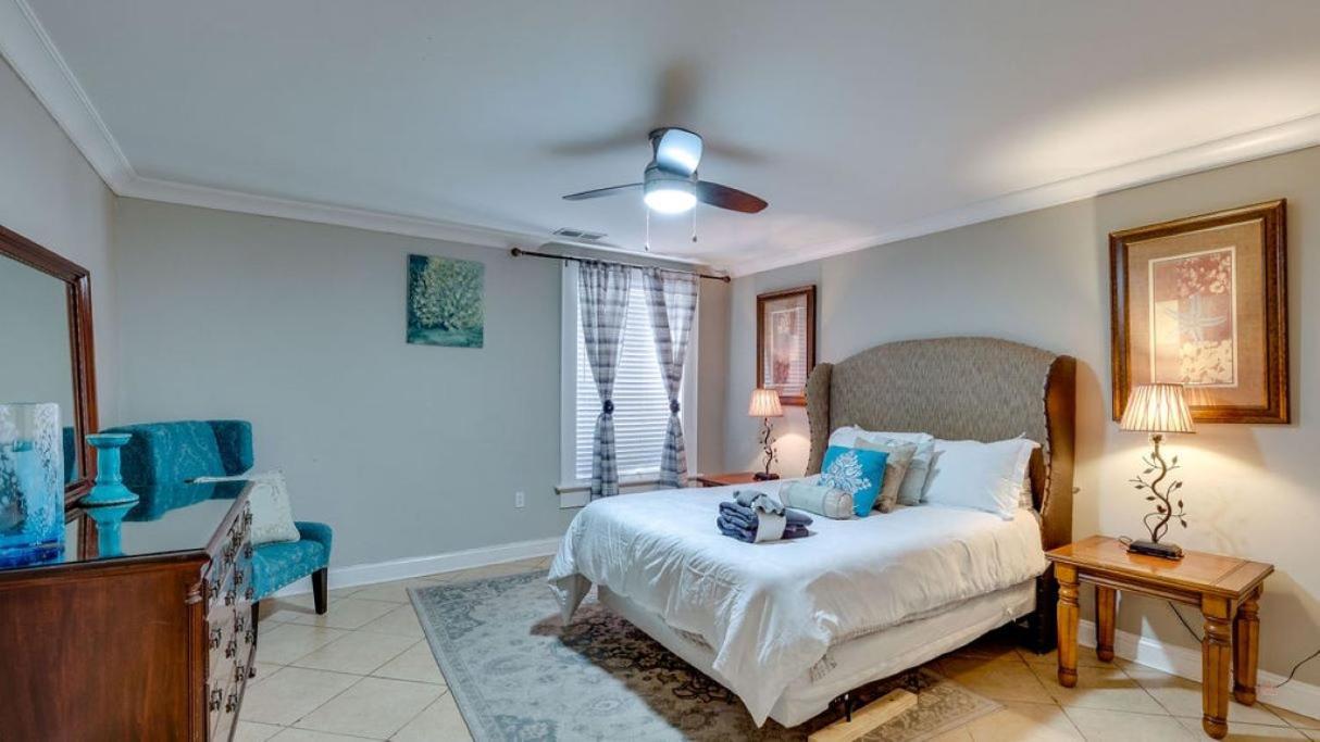 Apartamento 4 Bedroom Beauty Steps From The River Savannah